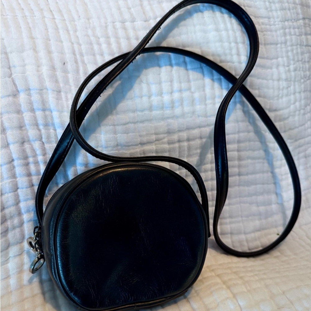 🖤 Diamicci Black Mini Crossbody Bag – Chic & Sleek